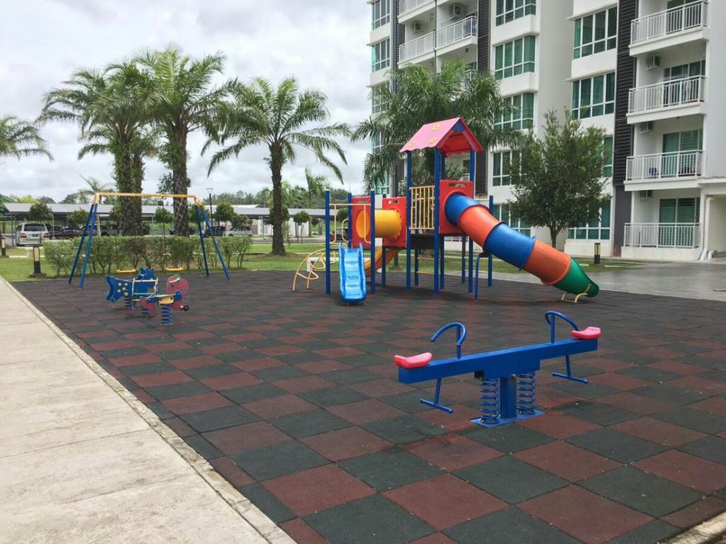 Sandakan Spacious&Comfortable Pool View Condo Exterior foto